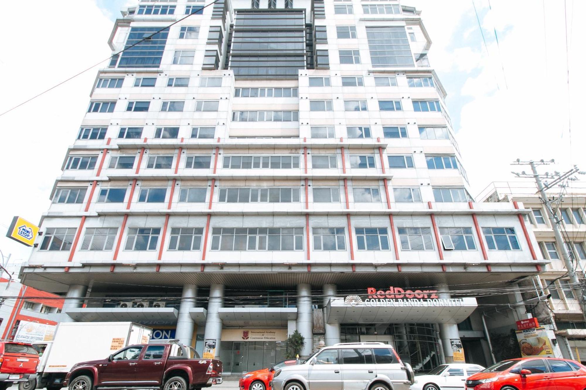 Reddoorz Plus @ E Rodriguez Corner Banawe 奎松市 外观 照片