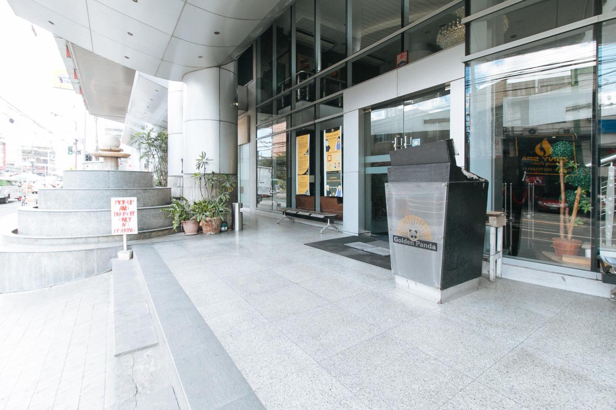 Reddoorz Plus @ E Rodriguez Corner Banawe 奎松市 外观 照片