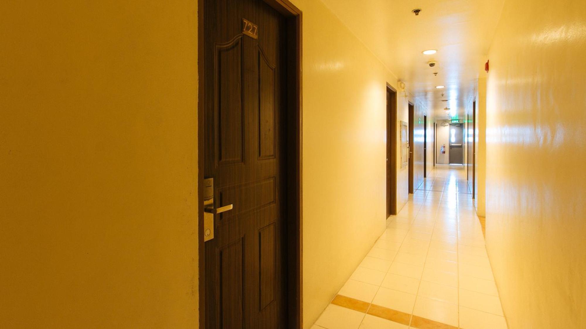 Reddoorz Plus @ E Rodriguez Corner Banawe 奎松市 外观 照片